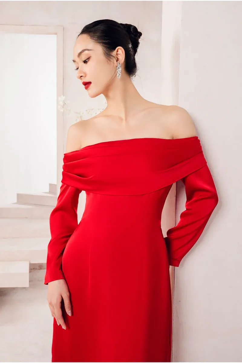 Draped-off shoulder for elegance, long sleeves and two-flap design straight pants with wide legs- Clelia