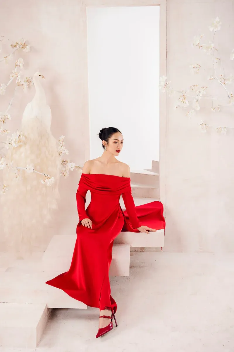 Draped-off shoulder for elegance, long sleeves and two-flap design straight pants with wide legs- Clelia