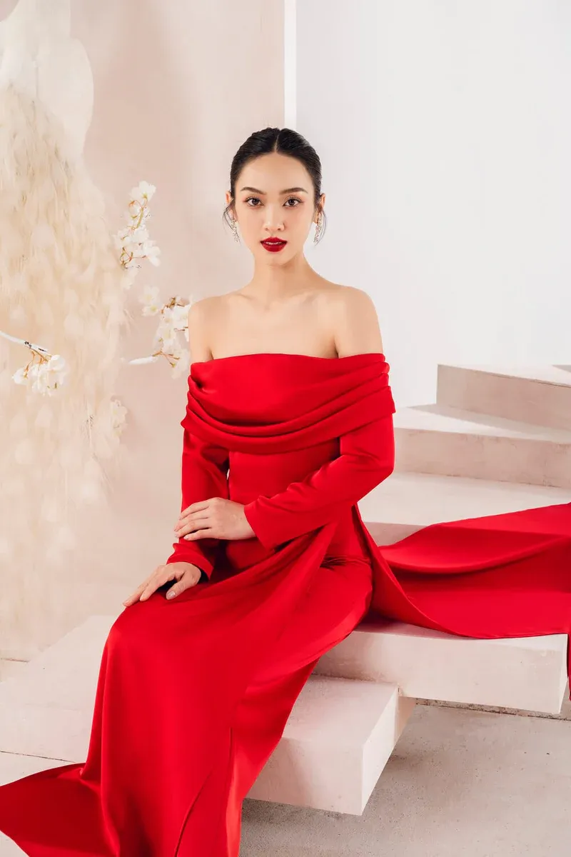 Draped-off shoulder for elegance, long sleeves and two-flap design straight pants with wide legs- Clelia