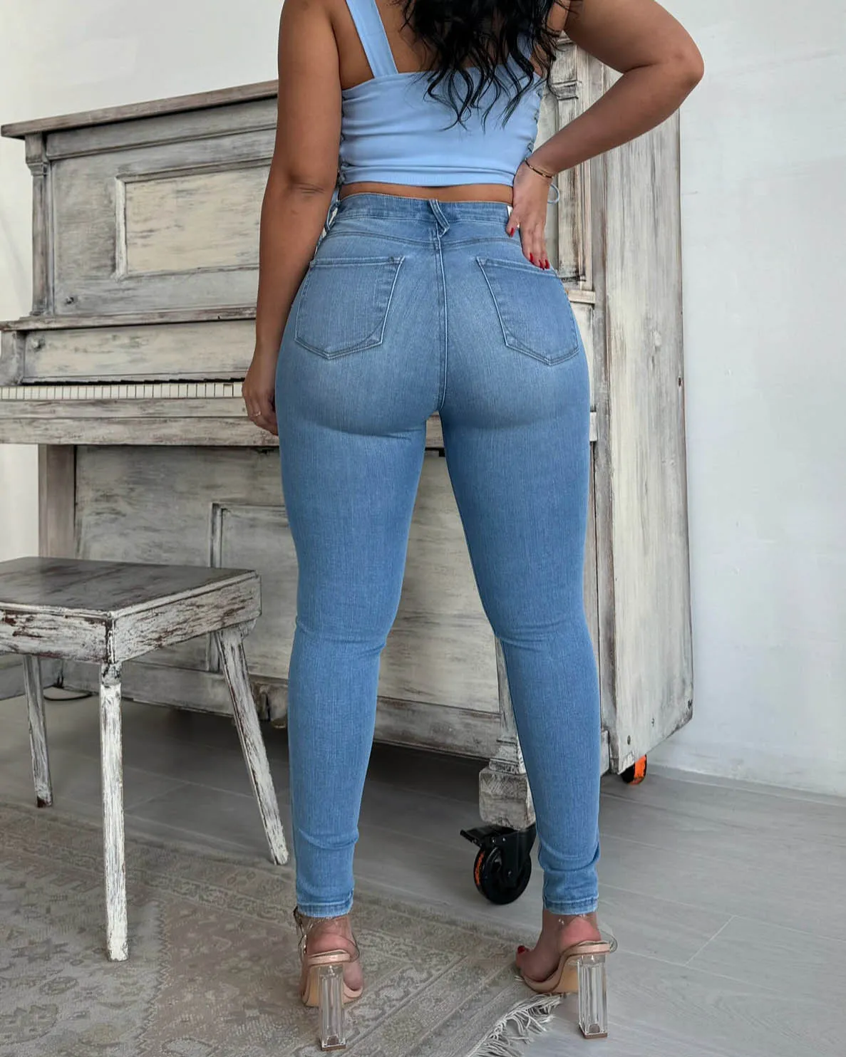 Hellblaue Skinny Jeans